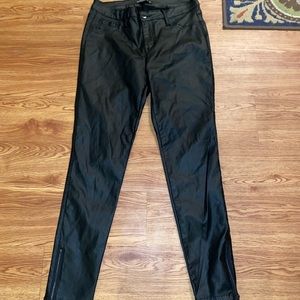 Faux leather skinny jeans